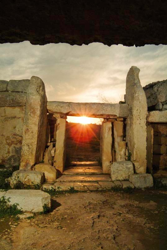 Mnajdra Lower Temple - Equinox sunrise